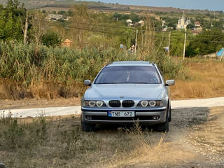 BMW 5 Series foto 2