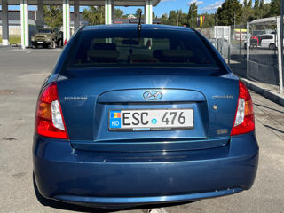 Hyundai Accent foto 3