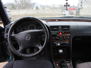 Mercedes E-Class Coupe foto 7