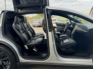 Tesla Model X foto 9