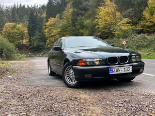 BMW 5 Series foto 2