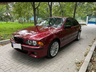 BMW 5 Series foto 2