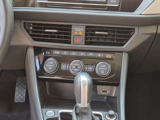 Volkswagen Jetta foto 12