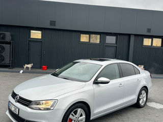 Volkswagen Jetta foto 2