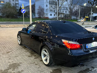 BMW 5 Series foto 2