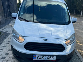 Ford Transit Courier foto 1