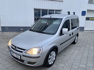 Opel Combo foto 1