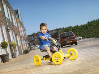 Carting cu pedale pentru copii