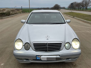 Mercedes E-Class foto 4