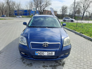 Toyota Avensis foto 4