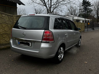 Opel Zafira foto 2