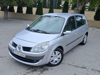 Renault Grand Scenic foto 2