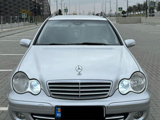 Mercedes C-Class foto 3