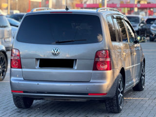 Volkswagen Touran foto 5