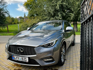 Infiniti Q30