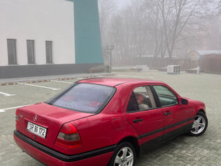 Mercedes C-Class foto 5