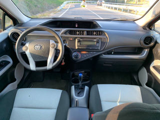 Toyota Prius c foto 7