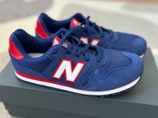 New Balance 373