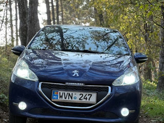 Peugeot 208 foto 8