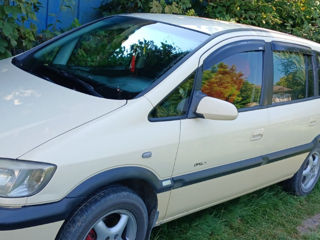 Opel Zafira foto 2