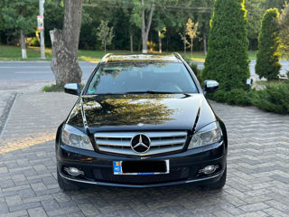 Mercedes C-Class foto 2