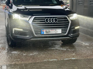 Audi Q7 e-tron