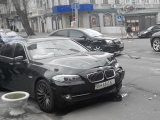 BMW 5 Series foto 1