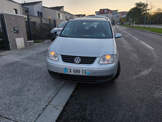 Volkswagen Touran foto 3