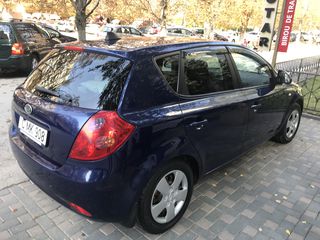 KIA Ceed foto 2