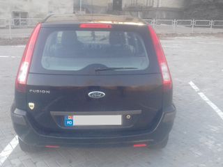 Ford Fusion foto 4