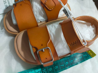 Sandalie noi 13sm. Zara. Piele naturala.