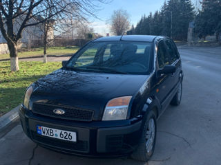 Ford Fusion foto 6