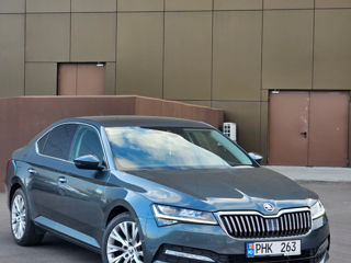 Skoda Superb foto 2