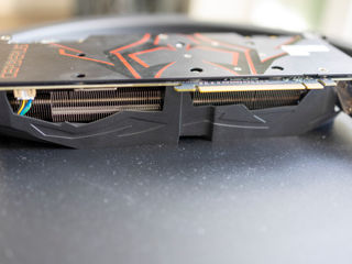 Asus Gtx 1070 Ti Cerberus foto 3