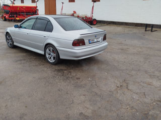 BMW 5 Series foto 3