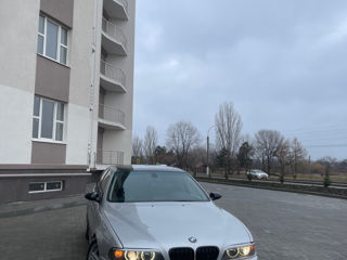 BMW 5 Series foto 3