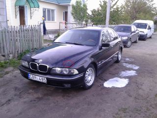 BMW 5 Series foto 5