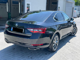 Skoda Superb foto 3