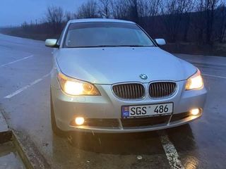 BMW 5 Series foto 1