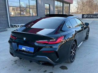 BMW 8 Series foto 4