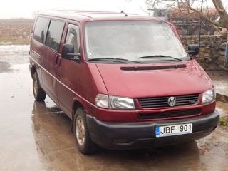 Volkswagen Caravelle foto 1