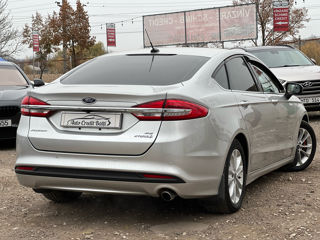 Ford Fusion foto 2