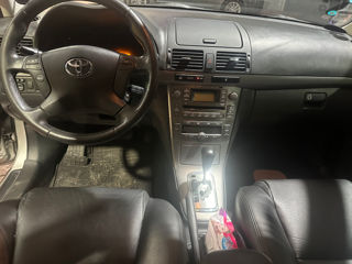 Toyota Avensis foto 7