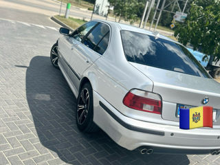 BMW 5 Series foto 1