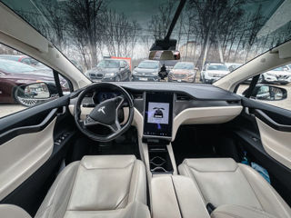 Tesla Model X foto 7