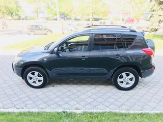 Toyota Rav 4 foto 4