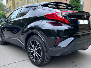 Toyota C-HR foto 3