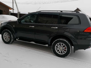 Mitsubishi Pajero Sport foto 2