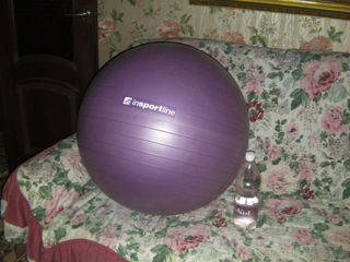 Продам(300 лей) гимнастический большой мяч для Беременных и лечения Позвоночника.тел.069302031.