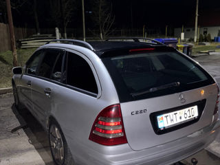 Mercedes C-Class foto 2